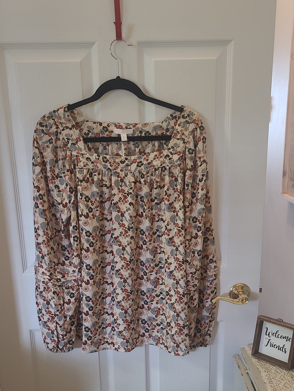 LC Lauren Conrad Cream Floral Blouse with Blue and Coral Flowers Bin 5